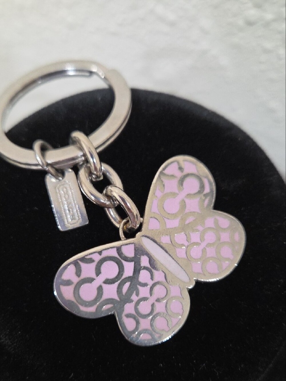 Very Rare Vintage Coach Pink Enamel Butterfly Keyring with Silver Hardware - Picture 3 of 3